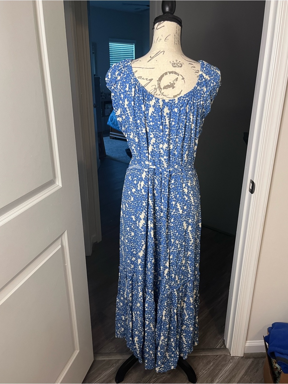 Karen Kane Blue and White Floral Scoop-Neck Maxi Dress